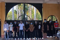 Hơn 40 thanh niên cầm hung khí hỗn chiến vì một cô gái