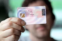 Thẻ căn cước công dân vừa làm xong đã đổi vì một con chip đặc biệt