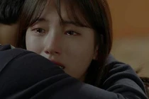 2 giờ sáng, vợ khóc khi thấy chồng làm việc này trong nhà tắm