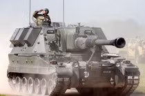 Anh thiếu xăng trầm trọng, chính phủ định dùng... xe tăng tiếp tế