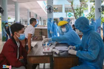 Nữ dược sĩ mắc COVID-19 từng đi họp lớp, hát karaoke