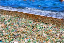 Bãi biển thuỷ tinh độc đáo: Đẹp lộng lẫy... ít người muốn lại gần