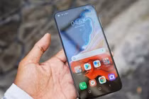 Lộ ảnh thực tế Vsmart Live 4: Cụm camera "siêu to khổng lồ"