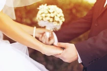 Hy sinh tuổi xuân vì người yêu, anh ta lại cưới người khác