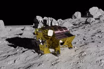 Tàu đổ bộ mặt trăng của Nhật Bản sống sót qua đêm thứ 2