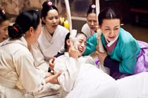 Cổ nhân đun sôi nước trước khi sinh con, tại sao lại thế?