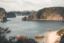 Báo quốc tế gợi ý đến những vùng biển đẹp nhất ở Việt Nam