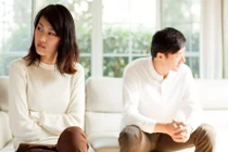 Vợ chồng sắp ly hôn, con gái nói một câu khiến hối hận