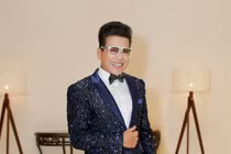 Thanh Bạch U70 - chăm tô son dặm phấn, vàng đeo theo ký