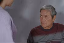 Con dâu chê bai việc trông cháu, bố chồng to tiếng