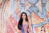 Bị hỏi bỏ bạn trai sau cuộc thi, Hoa hậu Ý Nhi nói gì?