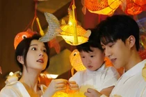 Gia đình "nhan sắc" gây sốt mạng xã hội Trung Quốc
