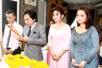 Con gái Kim Tử Long chỉ gọi mẹ kế Trinh Trinh là chị