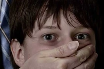 Vì tình mới, người mẹ trẻ làm chuyện điên rồ với con ruột