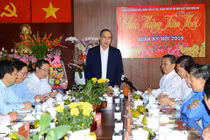 Bí thư TP HCM Nguyễn Thiện Nhân chúc Tết tại quận Bình Tân