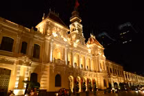 TP HCM: Xem bắn pháo hoa 30/4, hàng nghìn người đổ về trung tâm 