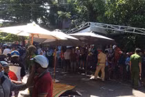 Xe Lexus biển số tứ quý đâm vào đoàn đưa tang, 3 người chết