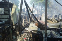 Lửa thiêu rụi 10 căn nhà ở An Giang