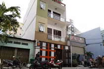 Công an khám nhà đại gia đeo nhiều vàng nhất Việt Nam Phúc XO