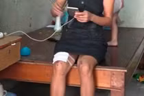 Nghi án cài thuốc nổ trong chiếc micro hát karaoke…tặng quà Tết