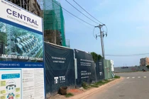 Chủ đầu tư Lancaster Eden “ngang ngược” chiếm vỉa hè, học sinh khốn đốn