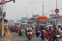 Ngày cuối nghỉ lễ: Dân tỉnh ùn ùn kéo về TP HCM