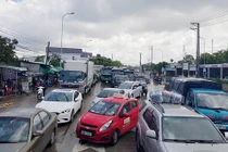 BOT T2 trên QL91 liên tục xả trạm vì tài xế phản ứng