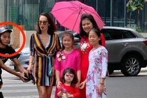 Hy hữu: Khoảnh khắc tên cướp giật túi xách bị ống kính "tóm gọn"