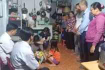 2 bé trai Sài Gòn tử vong vì điện giật: 'Mẹ không cần tiền, con ơi...'