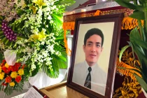 Hiện trường cha dắt con đi chơi bị đâm chết ngay... trụ sở Công an