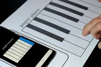 Video: Đàn piano bằng… giấy, chơi như đàn xịn, âm thanh đỉnh cao