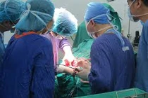 Video: Làm việc quá tải, bác sỹ mổ não nhầm bệnh nhân