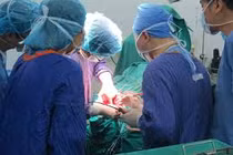 Video: Làm việc quá tải, bác sỹ mổ não nhầm bệnh nhân