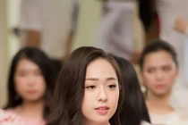 Nữ sinh tặng hoa TT Trump: Ăn uống hà khắc, giảm 20kg để thi Hoa hậu