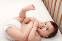 Video: Nơi đón 40.000 trẻ mỗi năm đánh dấu thế nào để không trao nhầm con?