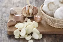 Video: 5 người sau đây tuyệt đối không được ăn tỏi kẻo hối hận cả đời