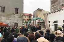 Phá dỡ nhà, thợ bị cầu thang đổ sập đè chết ở Hà Nội