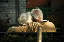 Video: Đã hứa yêu nhau, xin giữ lời hẹn ấy đến khi đầu bạc