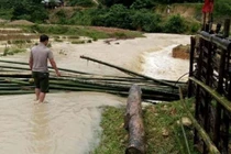 Thanh Hóa: Vỡ đê, hàng trăm hộ dân bị cô lập