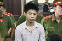 Video: Người nhà gào khóc khi thấy kẻ giết 5 người ở Bình Tân