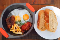 Chăm 3 con nhưng vợ đảm sáng nào cũng vào bếp khiến chồng quên hàng quán