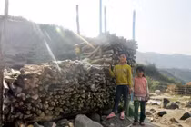 Kỳ lạ vùng đất ở Lào Cai con dâu không được đi cùng xe với bố chồng