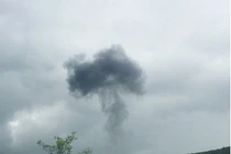 Video: Hiện trường rơi máy bay quân sự ở Nghệ An