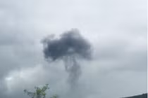 Video: Hiện trường rơi máy bay quân sự ở Nghệ An