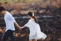 Đây là dấu hiệu chứng tỏ chàng yêu đến mức xem bạn là cả cuộc đời