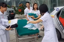 Sản phụ đẻ rơi con trai gần 3kg trên đường đến bệnh viện 108