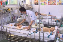 Bệnh tay chân miệng tăng đột biến, lo ngại bùng phát ở TP HCM