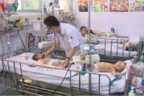 Bệnh tay chân miệng tăng đột biến, lo ngại bùng phát ở TP HCM