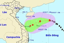 Bão số 13 có thể đổi hướng, suy yếu trước khi đổ bộ