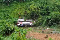 Cao Bằng: Xe khách rơi xuống vực, 11 người thương vong